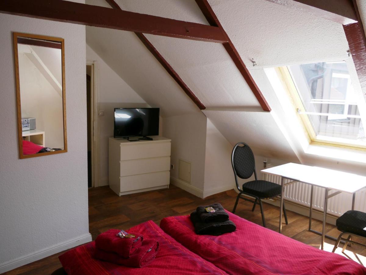 Отель Sleep In Hamburg St. Pauli Экстерьер фото